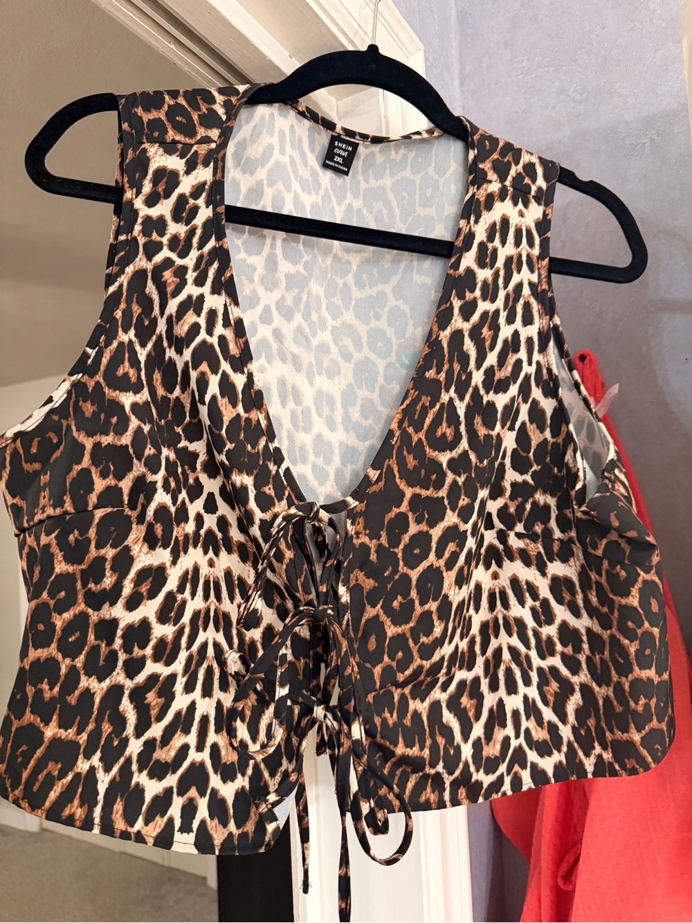 SHEIN Brown Leopard Tie Crop Top Vest